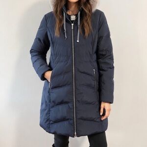 Laundry by Shelli Segal black long warm cozy down jacket with fur hood